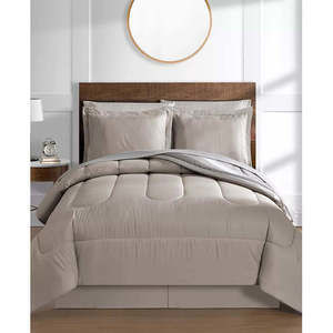 Lanwood Austin Reversible  Comforter Set
